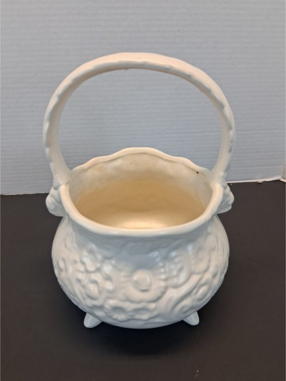 VTG Hull Pottery Creamware Footed Basket Planter Made in USA 9" Tall 1940-1960s